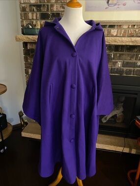 COLORATURA 100% wool purple cape coat. Made in USA. Thick soft wool!!